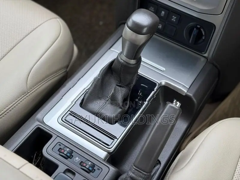 Toyota Land Cruiser Prado Modelista 2017