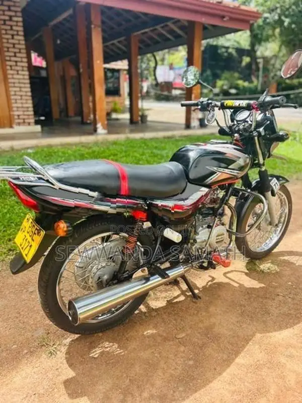 Bajaj CT100 2018