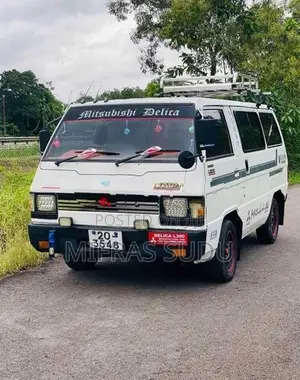 Mitsubishi Delica 1989