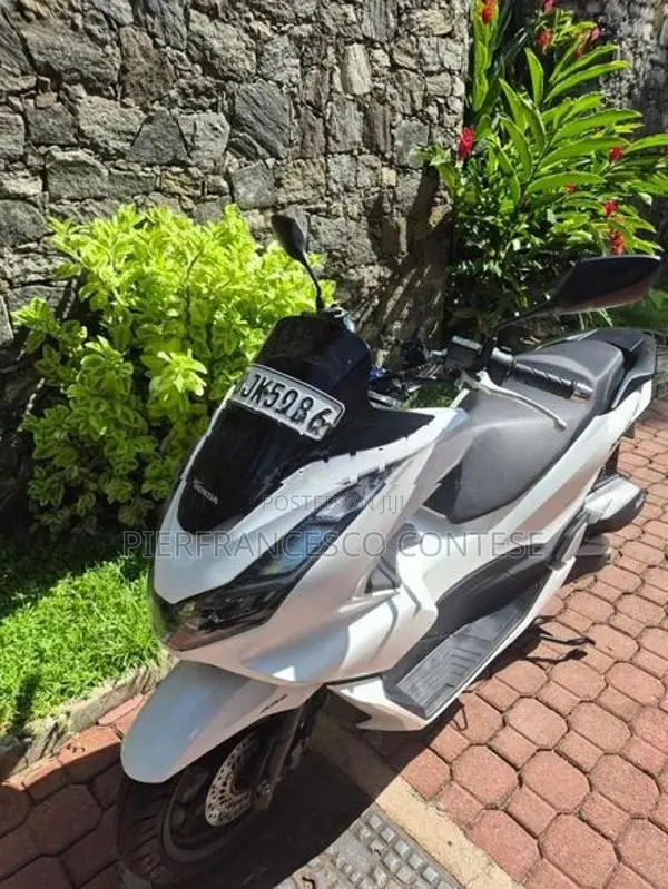 Honda PCX160 2023