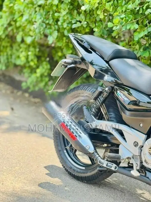Bajaj Pulsar 180 2016