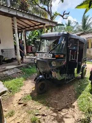 Bajaj RE 205 2014