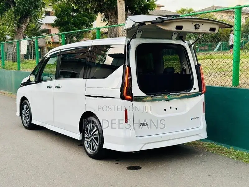 Nissan Serena HIGHWAY STAR V E-PWR 2025