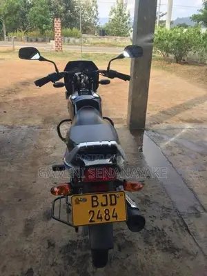 Bajaj CT100 2023