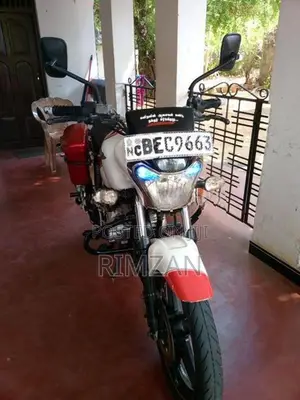 Bajaj V15 2016
