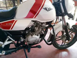 Bajaj V15 2016