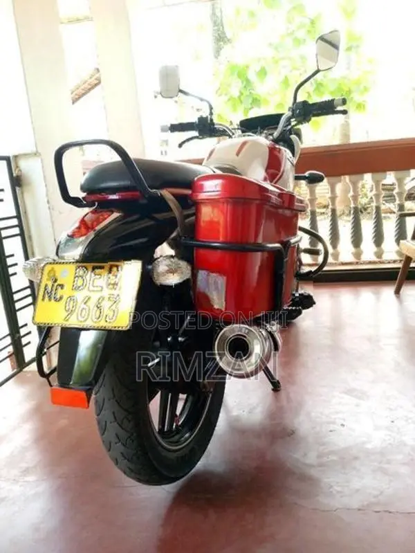Bajaj V15 2016
