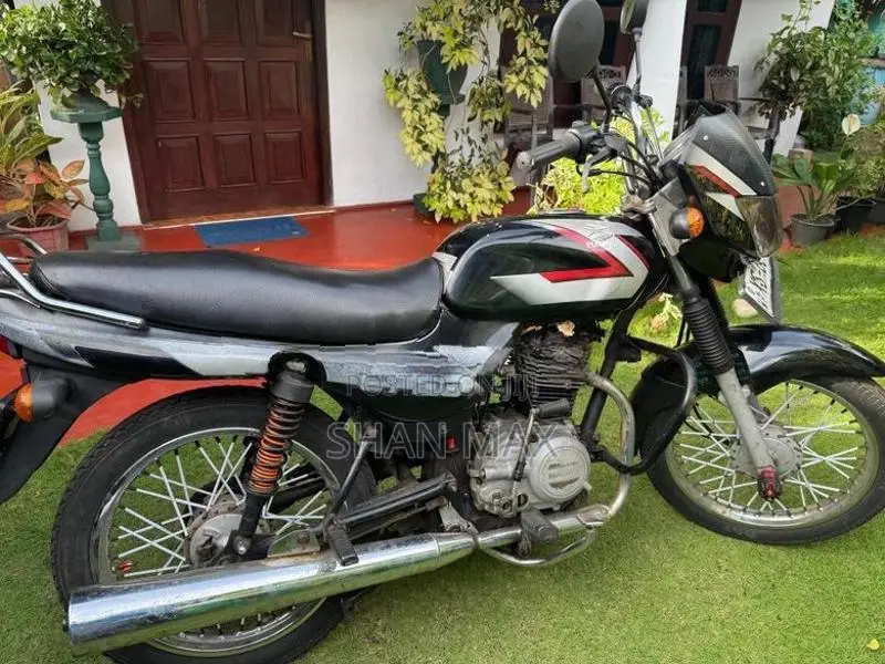 Bajaj CT100 2012