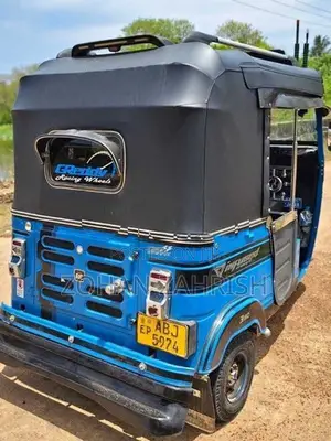 Bajaj RE 2016