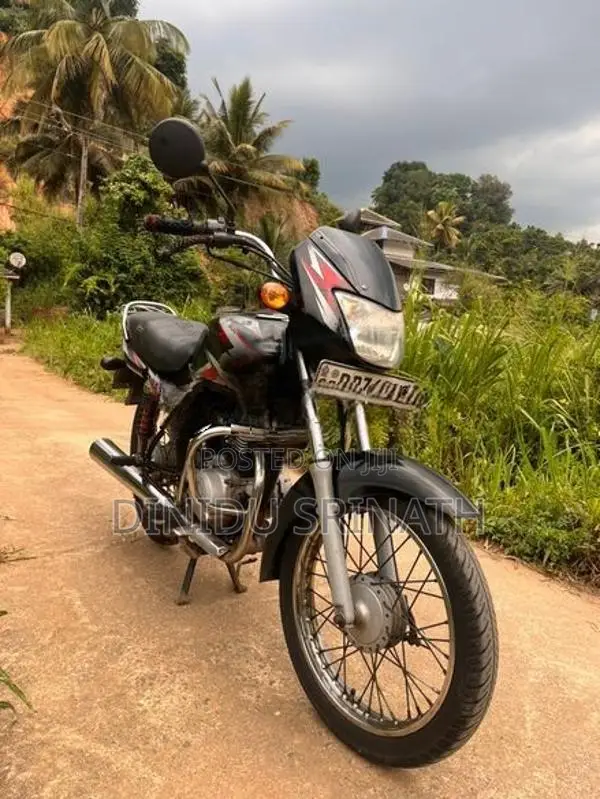 Bajaj CT100 2016