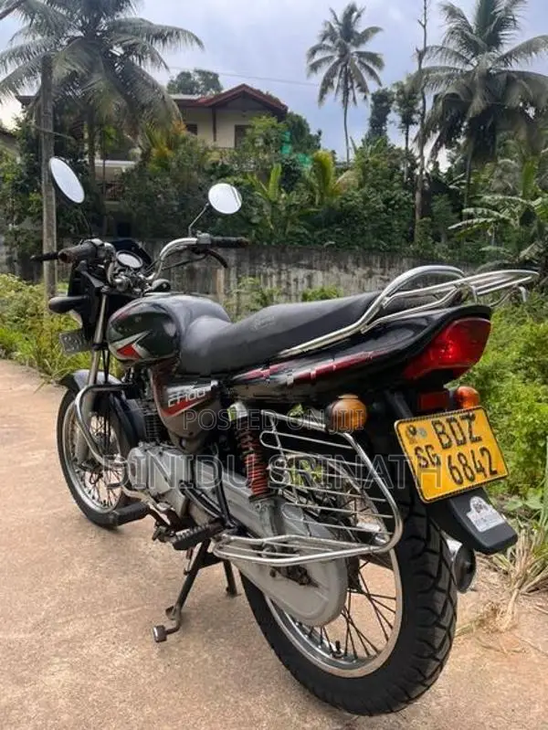 Bajaj CT100 2016