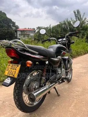 Bajaj CT100 2016
