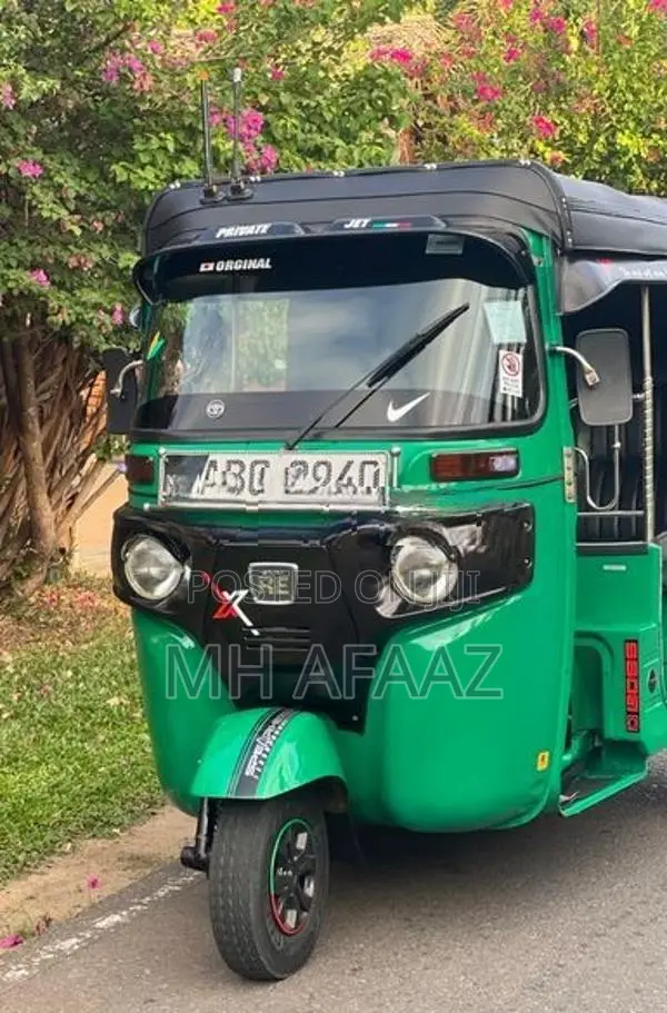 Bajaj RE Three Wheel 2015