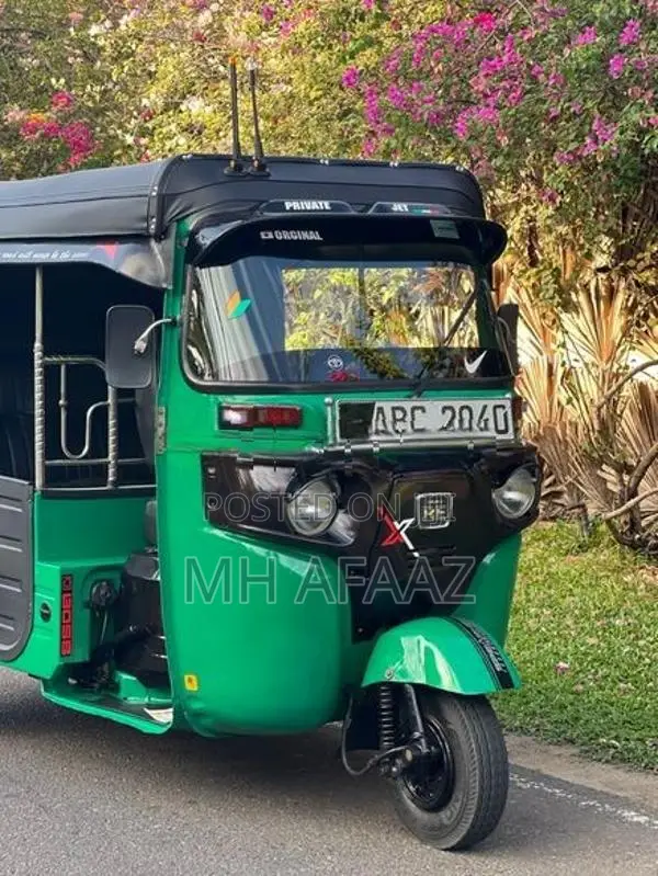 Bajaj RE Three Wheel 2015