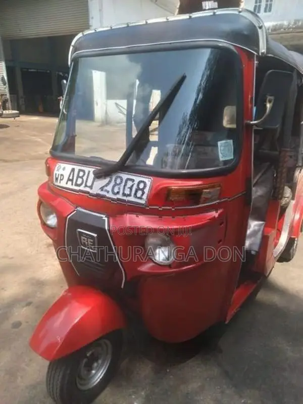 Bajaj RE 2019