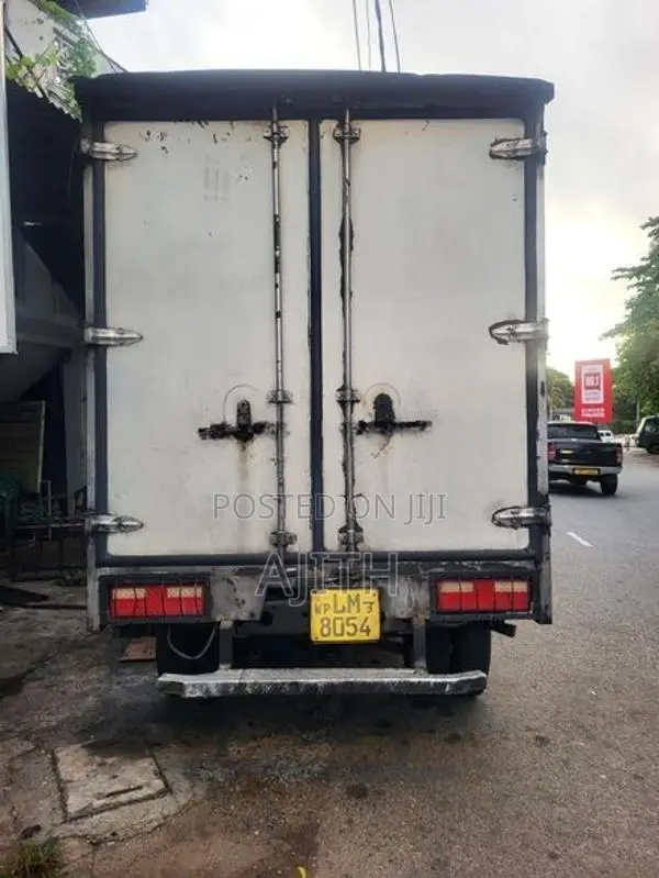 Isuzu Elf 2017
