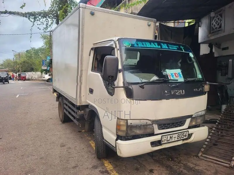 Isuzu Elf 2017