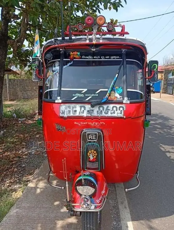 Bajaj RE 2000