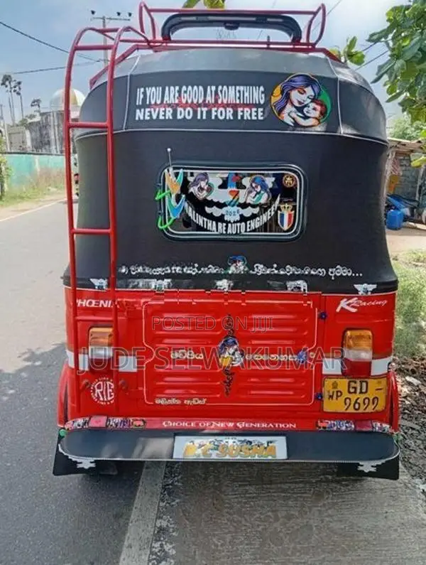 Bajaj RE 2000