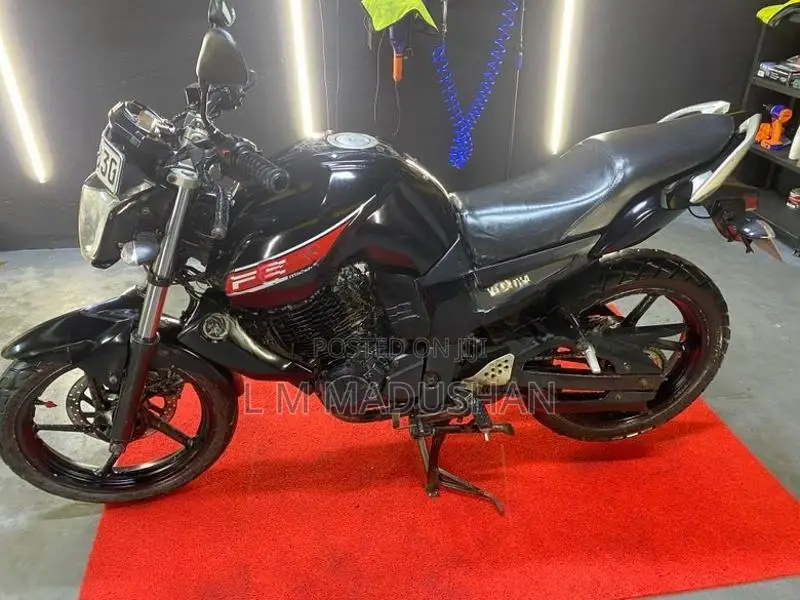 Yamaha Fazer 2013