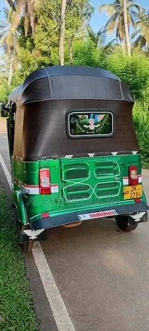 Bajaj RE 2004