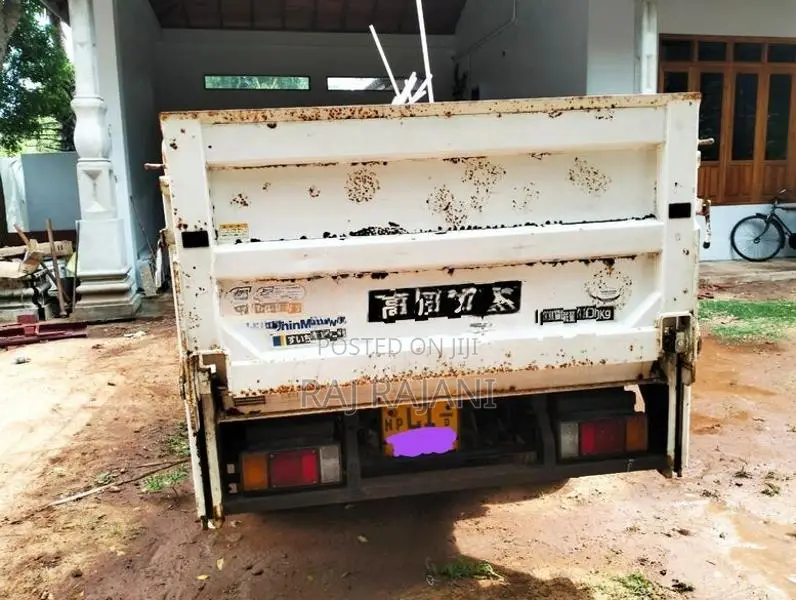 Isuzu Elf 2006