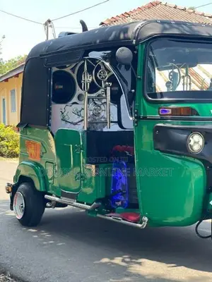 Bajaj RE 2025