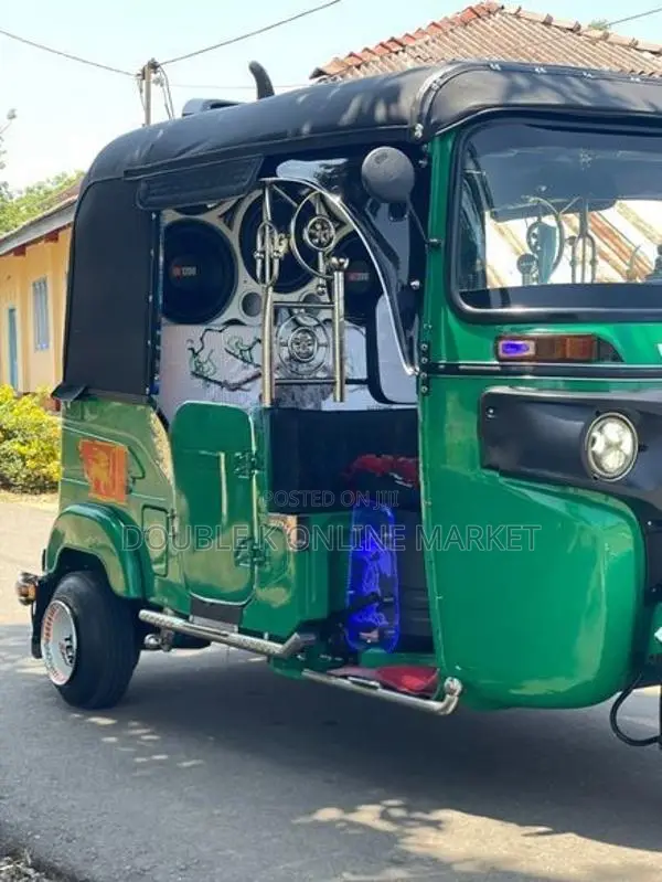 Bajaj RE 2025