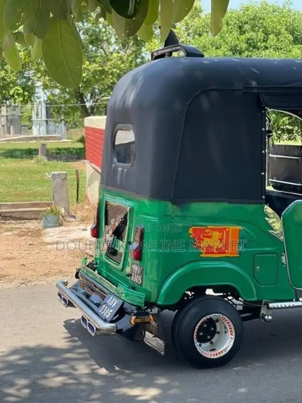Bajaj RE 2025