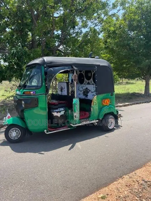 Bajaj RE 2025