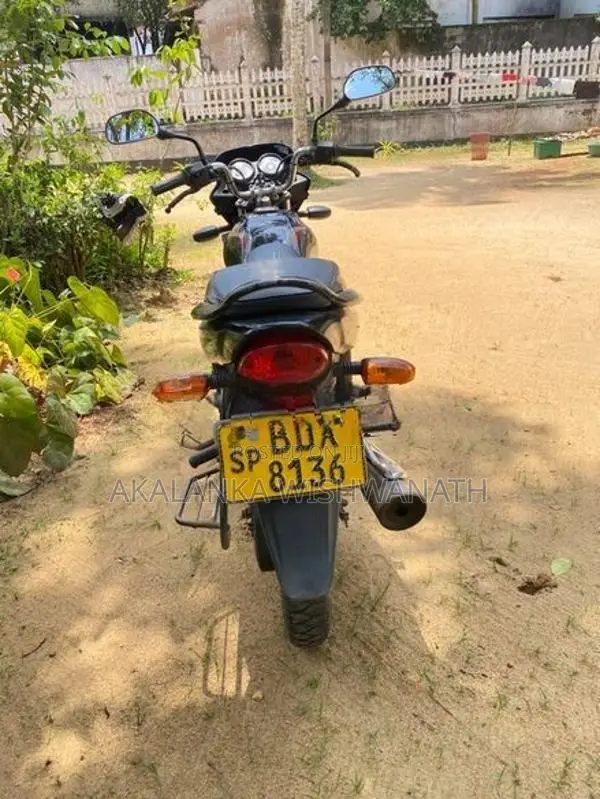 Bajaj Platina 100 2016