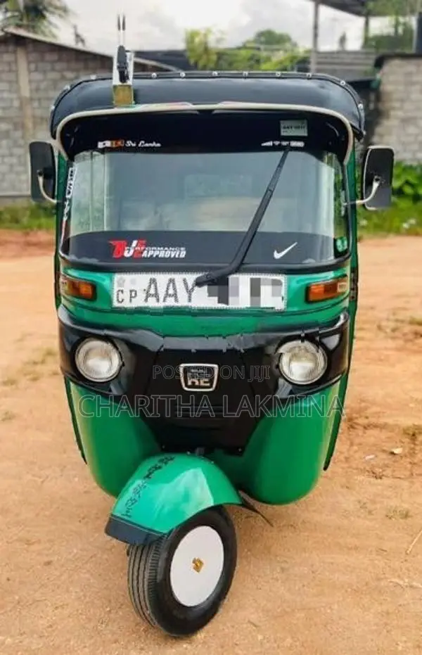 Bajaj RE 2015