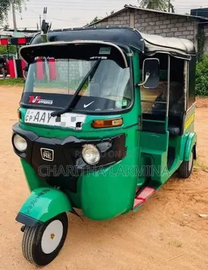 Bajaj RE 2015