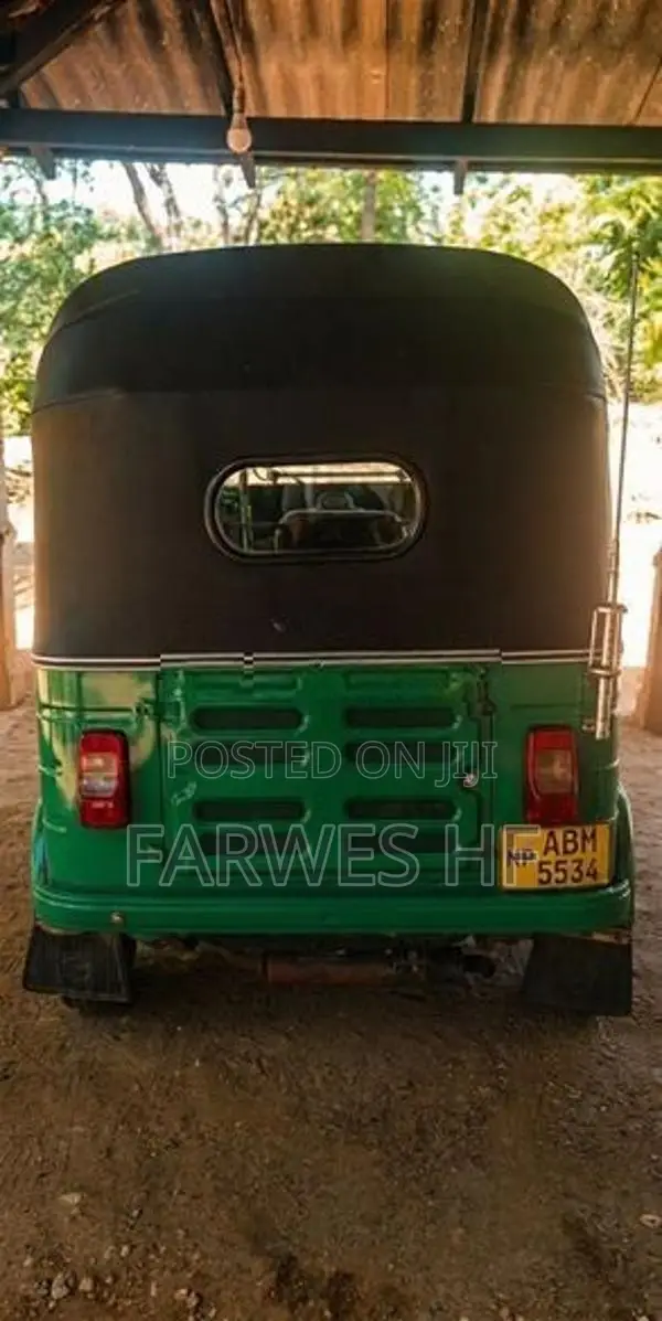 Bajaj RE Three Wheeler 2018