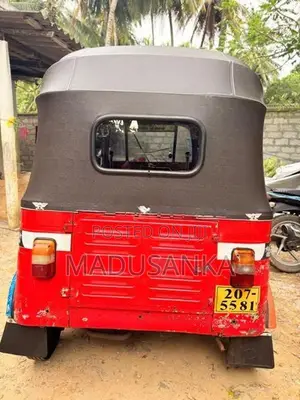 Bajaj RE 2001
