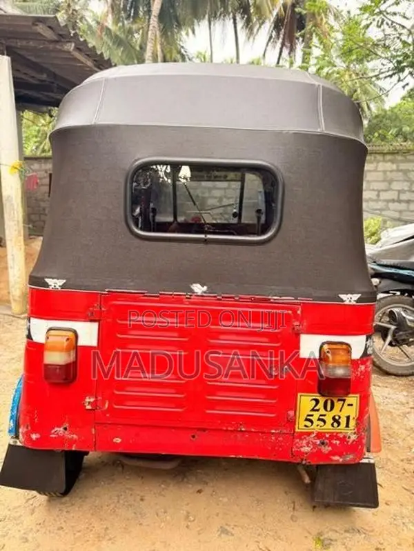 Bajaj RE 2001