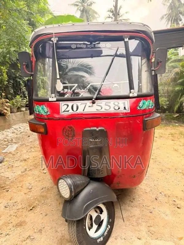 Bajaj RE 2001