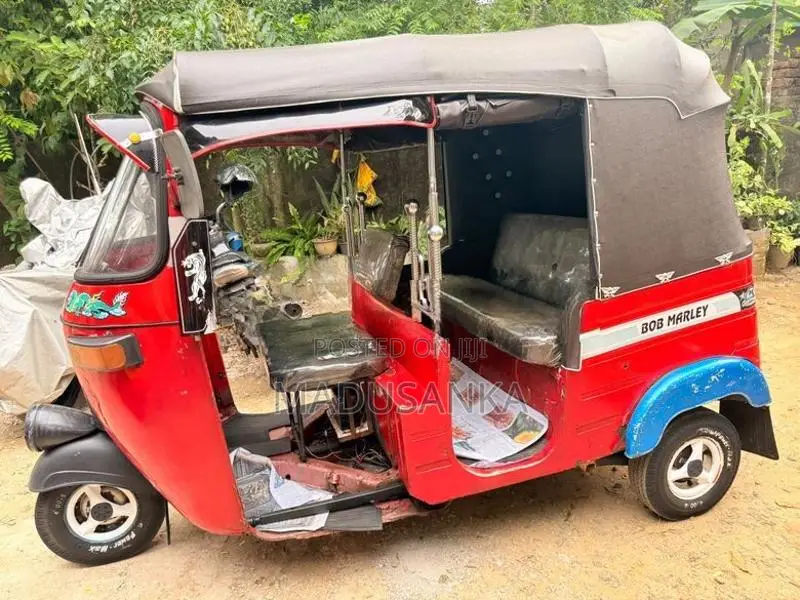 Bajaj RE 2001