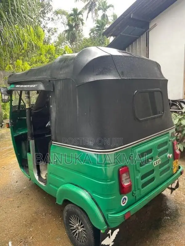 Bajaj RE 2003
