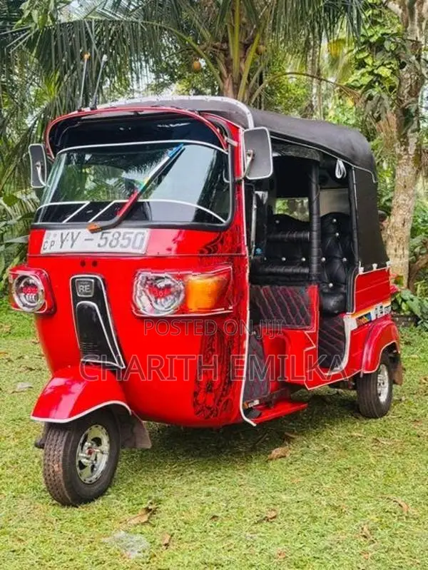 Bajaj RE 2012