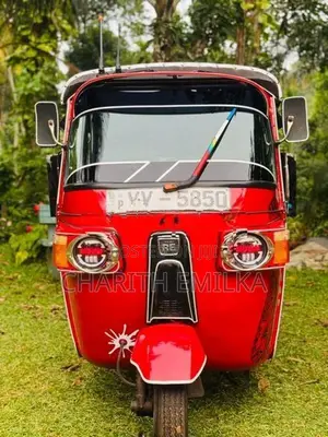 Bajaj RE 2012