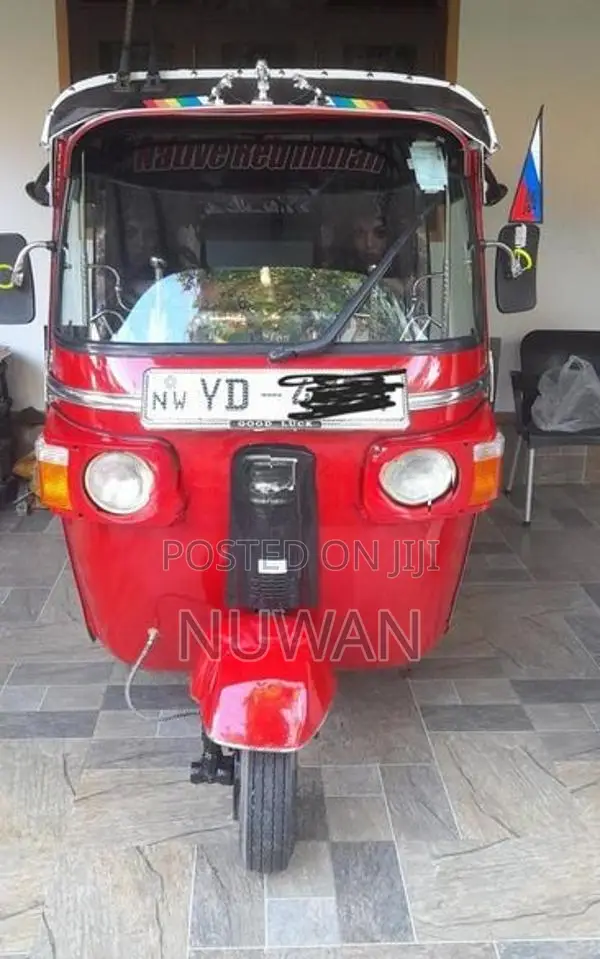 Bajaj RE 2010