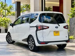 Toyota Sienta 2018