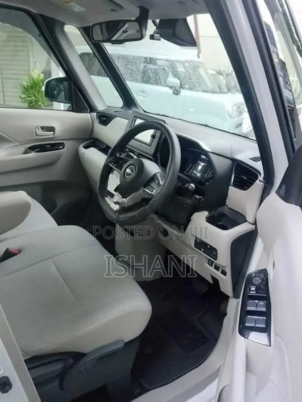 Nissan Roox 2024