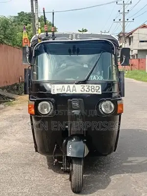 Bajaj RE 2012