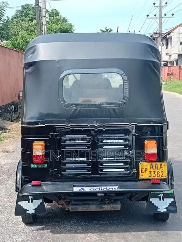Bajaj RE 2012