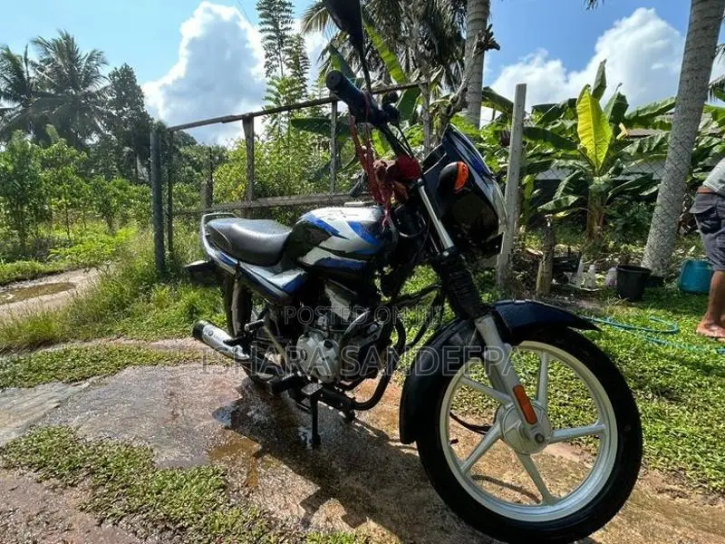 Bajaj CT100 2021