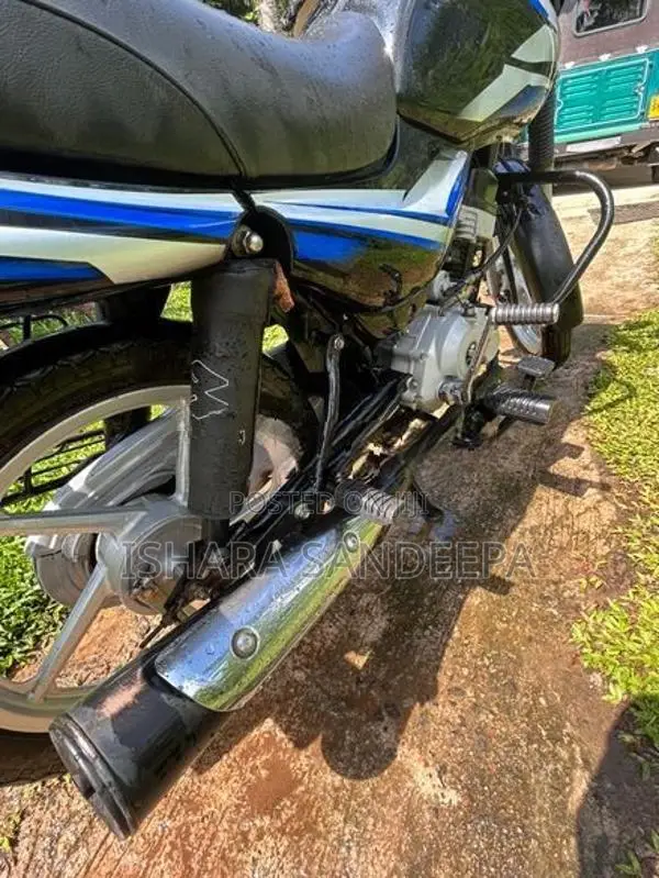 Bajaj CT100 2021