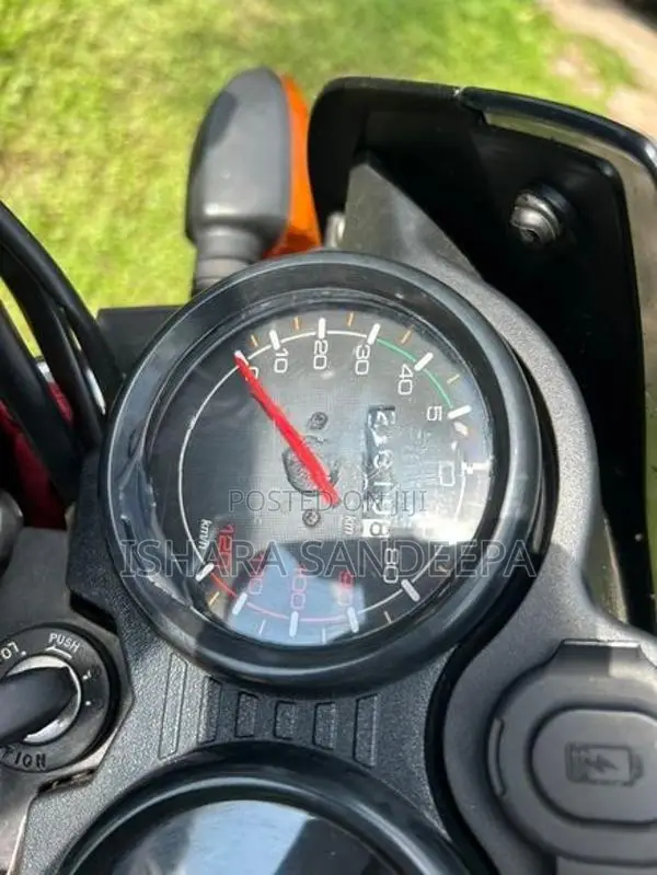 Bajaj CT100 2021