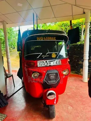 Bajaj RE 2015
